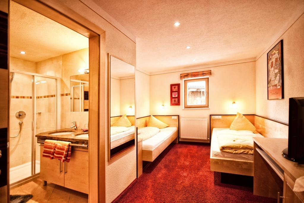 Aparthotel Fernblick Fiss Exterior photo
